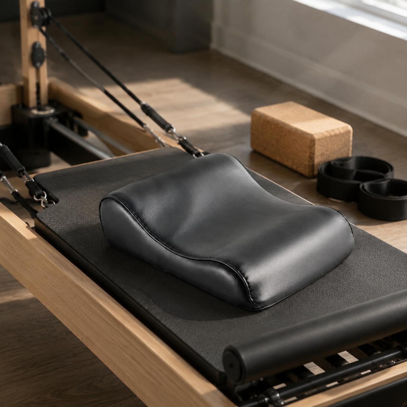 Pilates & Yoga Studio Alineacion - Pilates Bed Neck Pillow Padded Reformer